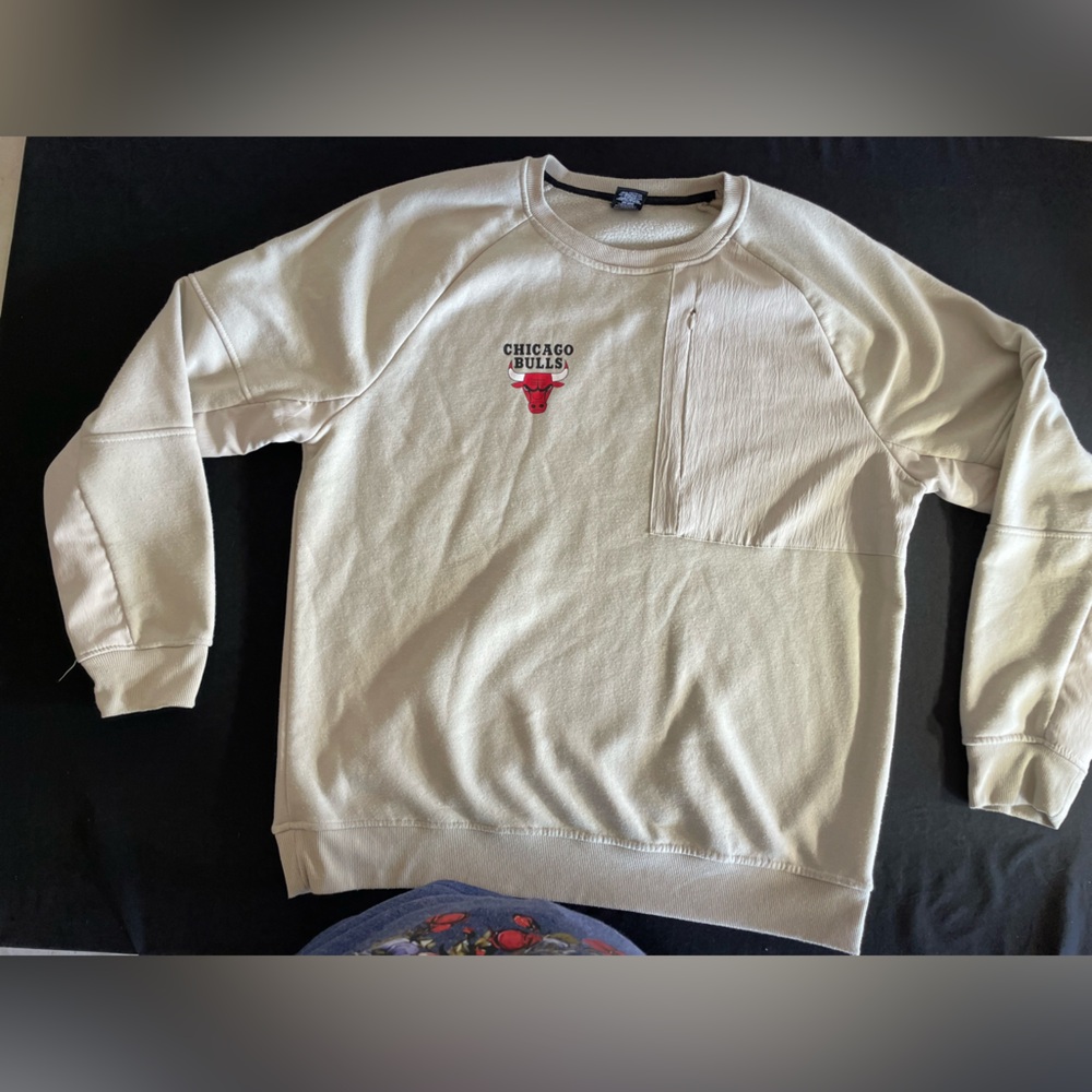 NBA Chicago Bulls Beige Fleece Pullover Sweatshirt Graphic Zip Pocket Men's XL